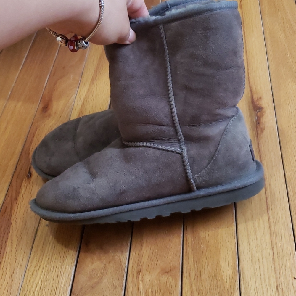 Grey uggs - Picture 2 of 6